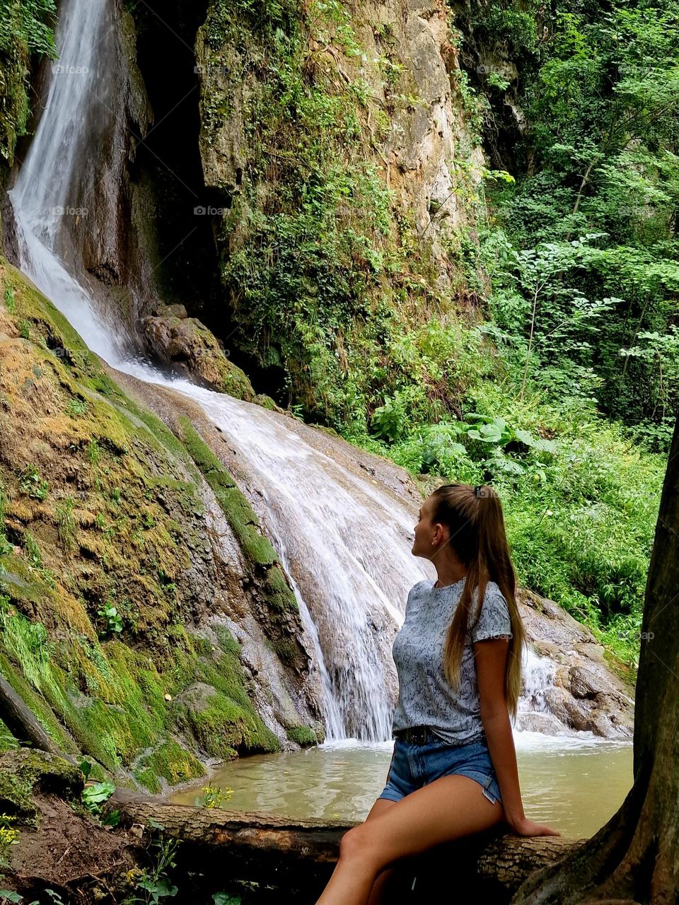 discovering the Burăul Mare waterfall