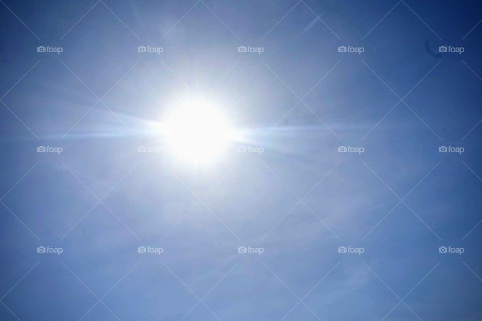 Even the blazing heat of the sun can be captured in a photograph. Just starring at this photo might make one feel as if starring directly at the sun during a midday scorching hot afternoon. It’s always best to revert one’s eyes for protection.