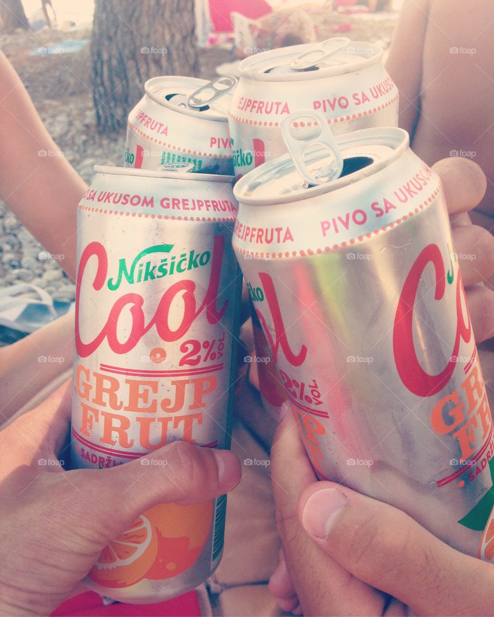 enjoy with friends on summer vacation