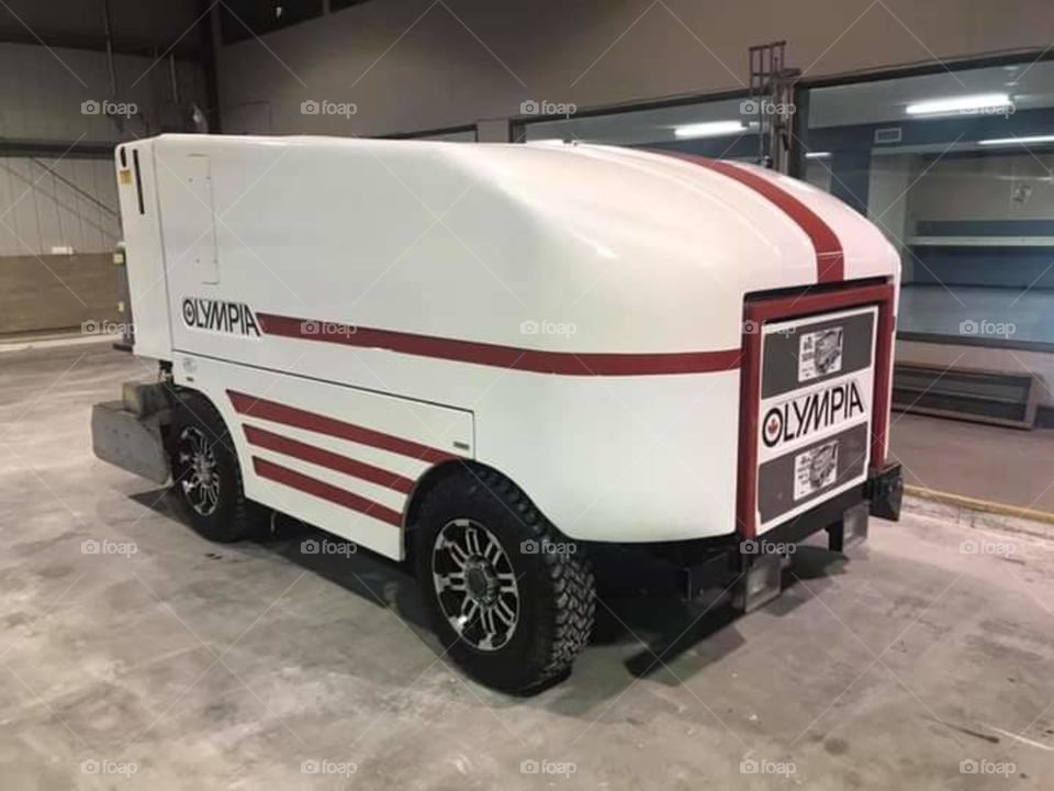 building OLYMPIA ice-resurfacing machines