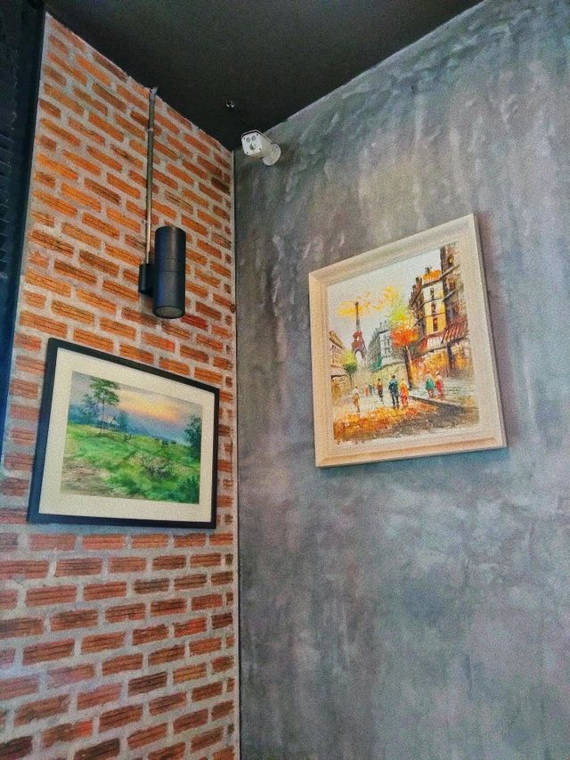 Art is close to us.