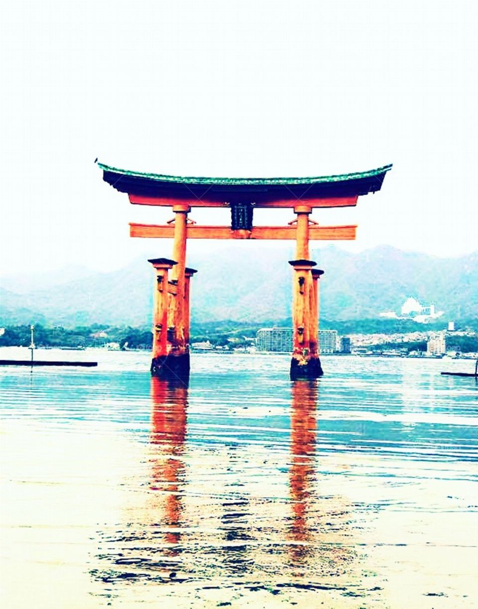 Shrine Floating Gate