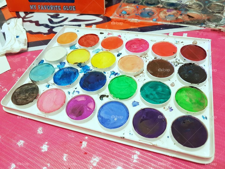 arts and crafts: watercolor palette