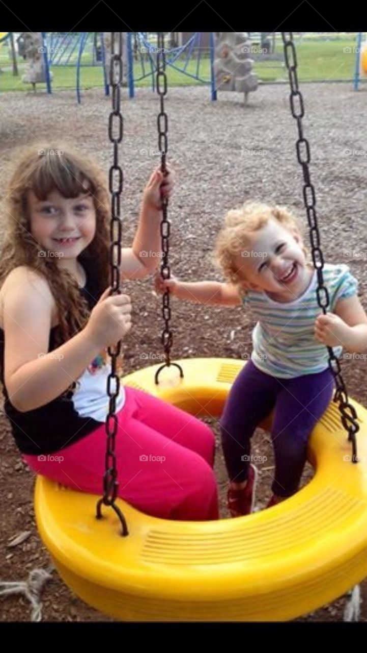 Swinging Sisters