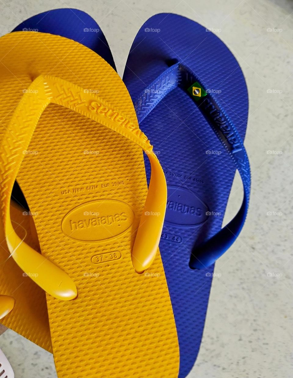 Os chinelos Havaianas são confortáveis, leves, macios e resistentes. Ideal para qualquer ocasião: não escorregam, firmes nos pés e no  chão.  Chinelos Havaianas!
