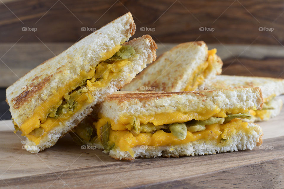 Grilled cheese and jalapeño sandwich 