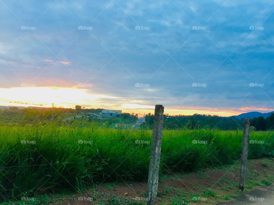 🌅Desperte, #Jundiaí. 
Que a jornada diária possa valer a pena!
🍃
#sol #sun #sky #céu #photo #nature #morning #alvorada #natureza #horizonte #fotografia #pictureoftheday #paisagem #inspiração #amanhecer #mobgraphy #mobgrafia #AmoJundiaí