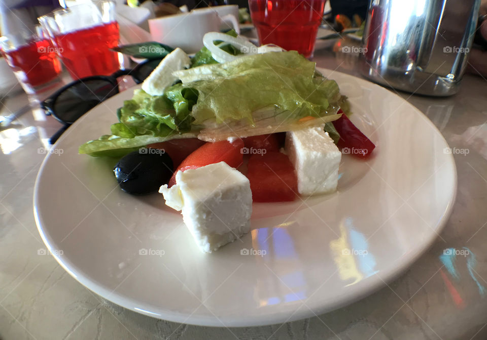 Mixed salad with goat cheeseeeee. Yummy ! really ! I'm not veggie person but for this one I have to say yes!