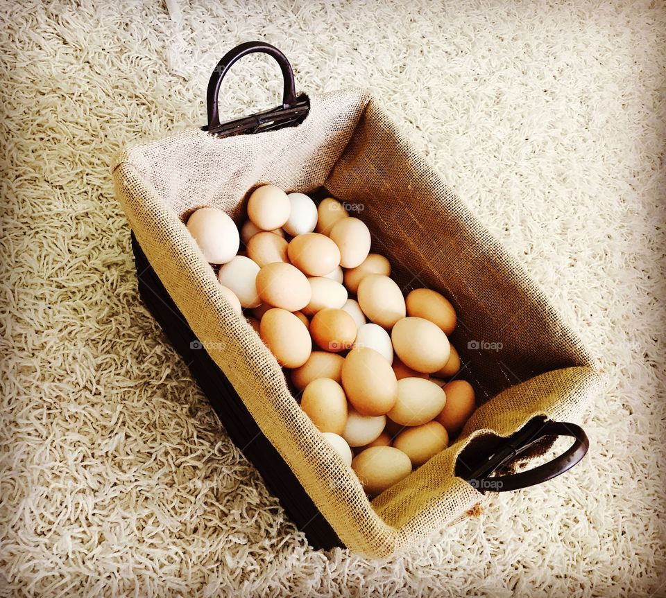 A basket with eggs