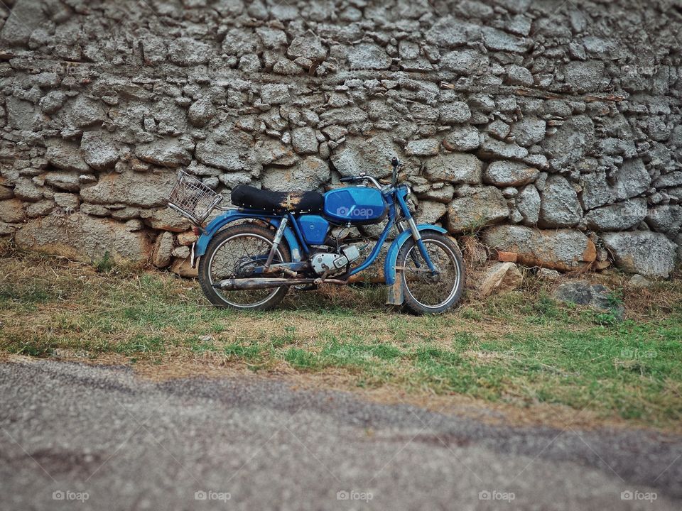 Blue moto