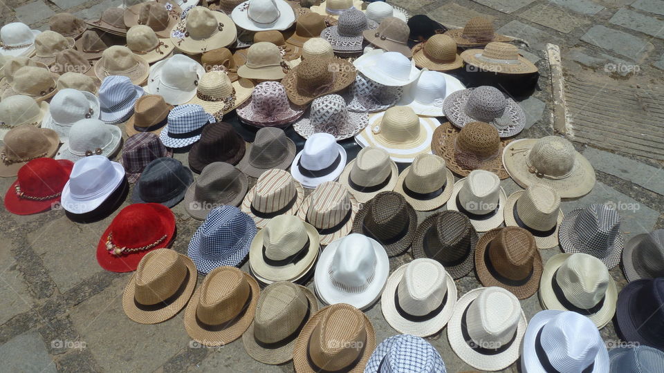 hats on the market at Salvador