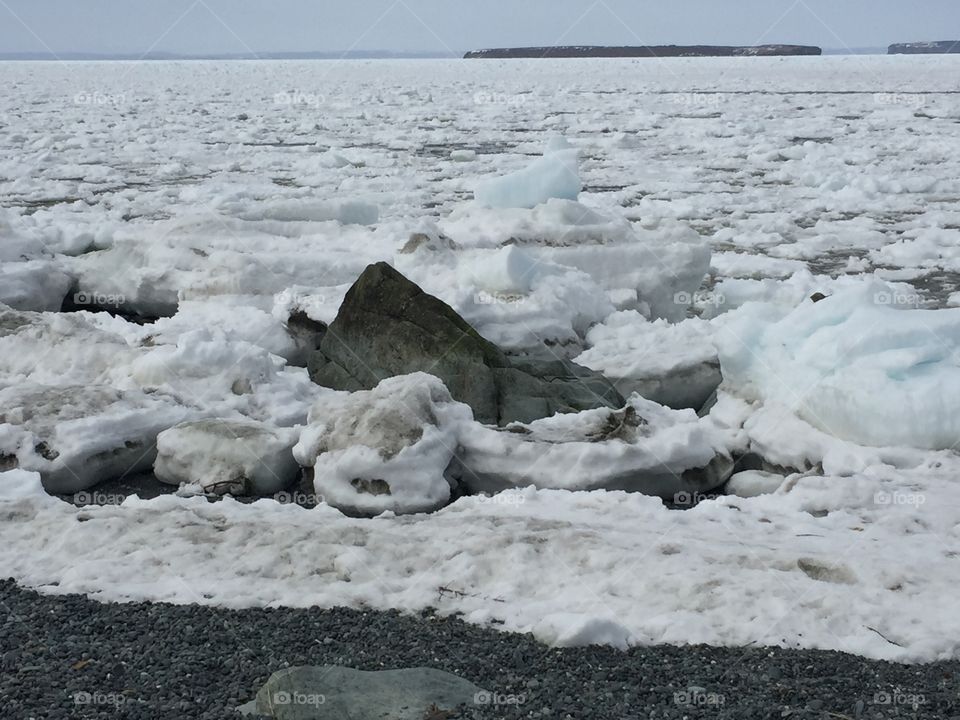 A Rock between the Ice