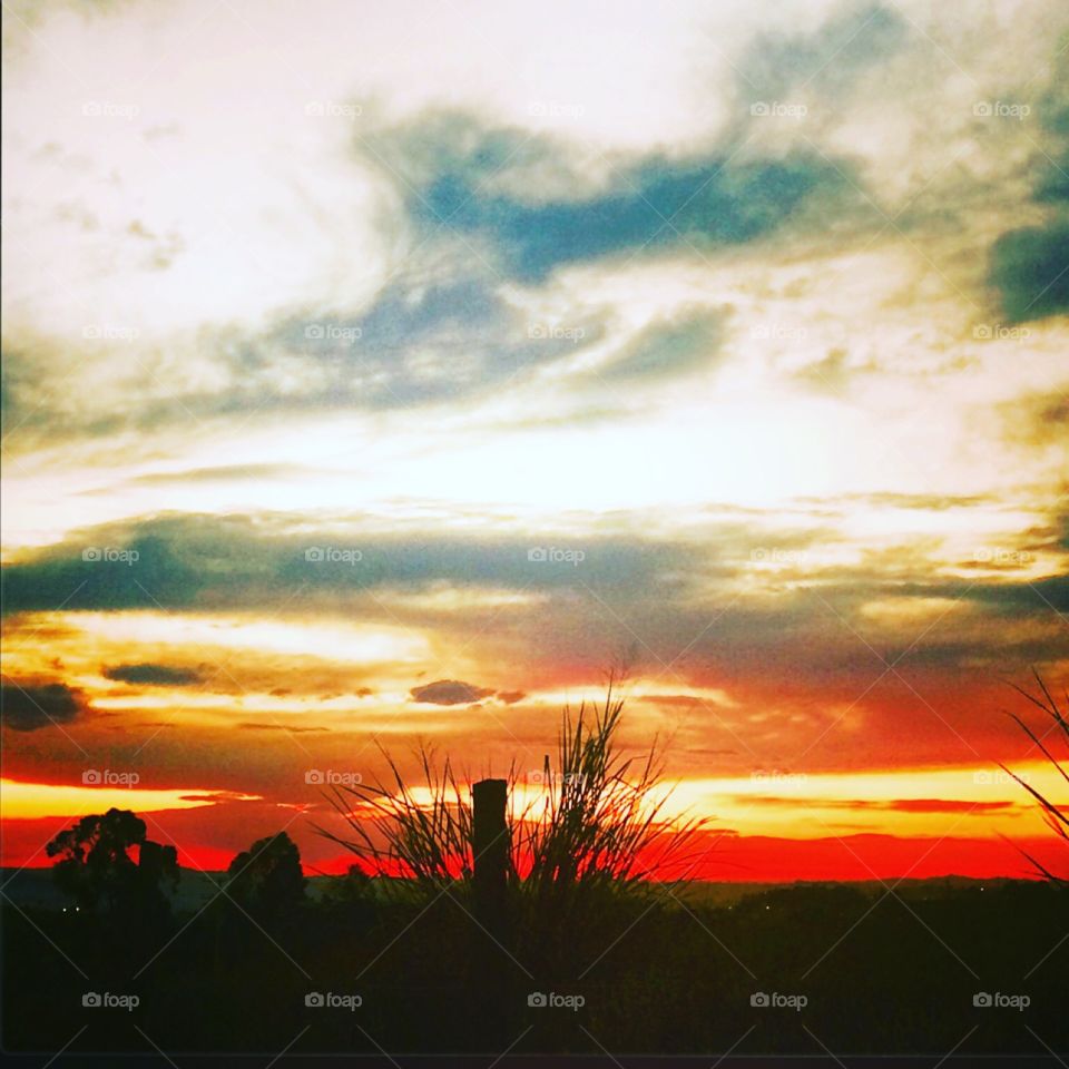 š
Desperte, #JundiaĆ!
Ćtimo #sĆ”bado a todos.
š
#sol #sun #sky #cĆ©u #photo #nature #morning #alvorada #natureza #horizonte #fotografia #paisagem #inspiração #amanhecer #mobgraphy #mobgrafia #FotografeiEmJundiaĆ