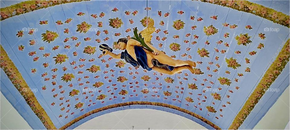 And here painted on the ceiling of the „Heimatmuseum“ in „Bad Ülsten“, the local „“homeland museum“ is the angel to take you to dream the sweetest of dreams. 2022. Hypnotic Productions