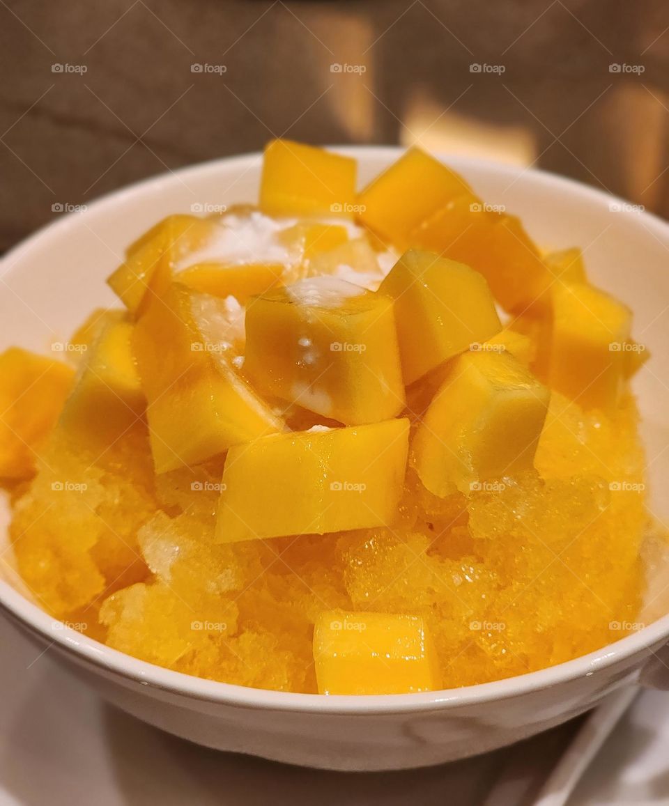 shaved ice with mango