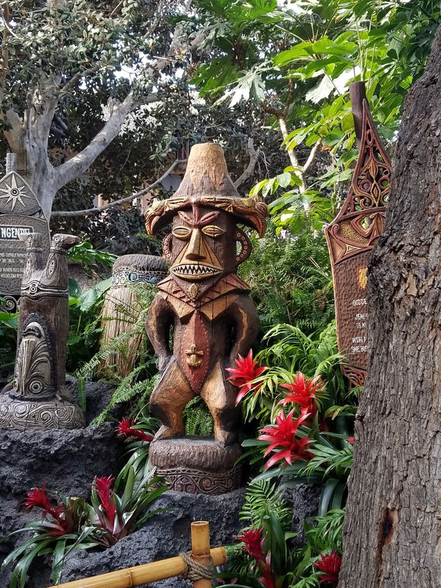 Foap Com Enchanted Tiki Room Images Pictures And Stock Photos