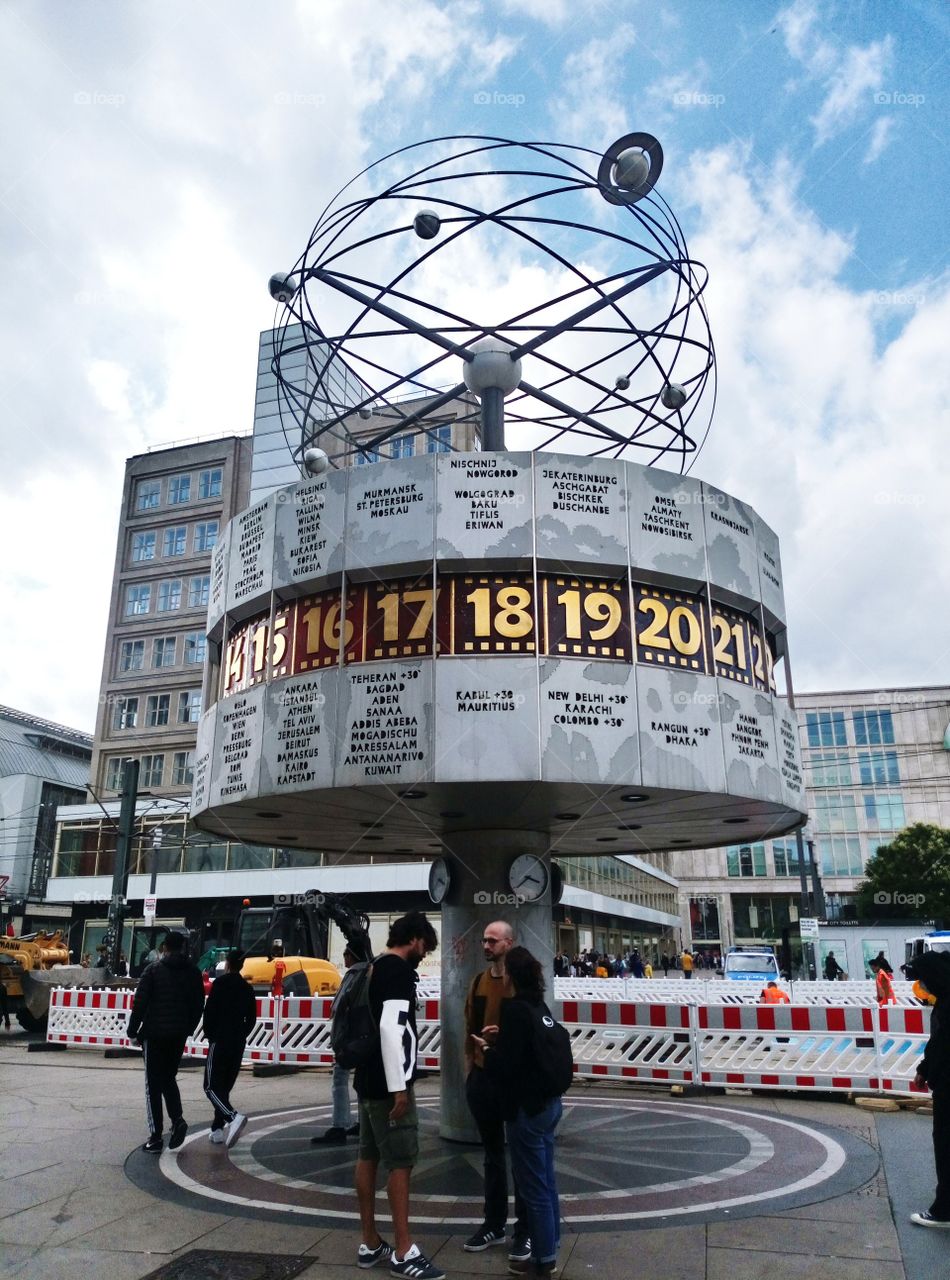 Berlin universal clock