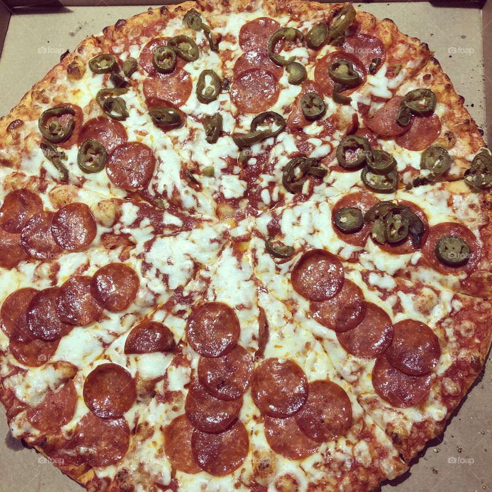 Pepperoni jalapeño pizza