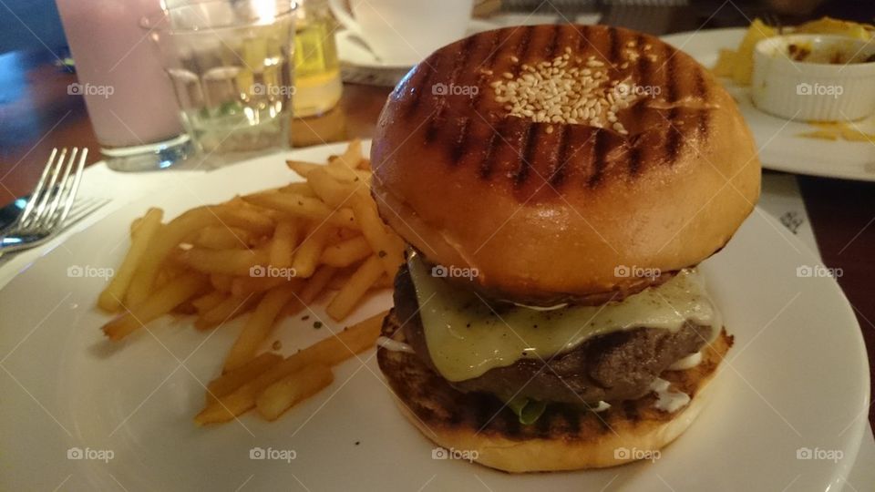 burger with foei gras