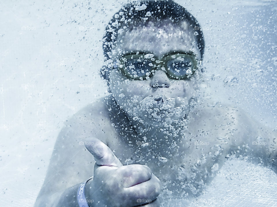 underwater bubbles