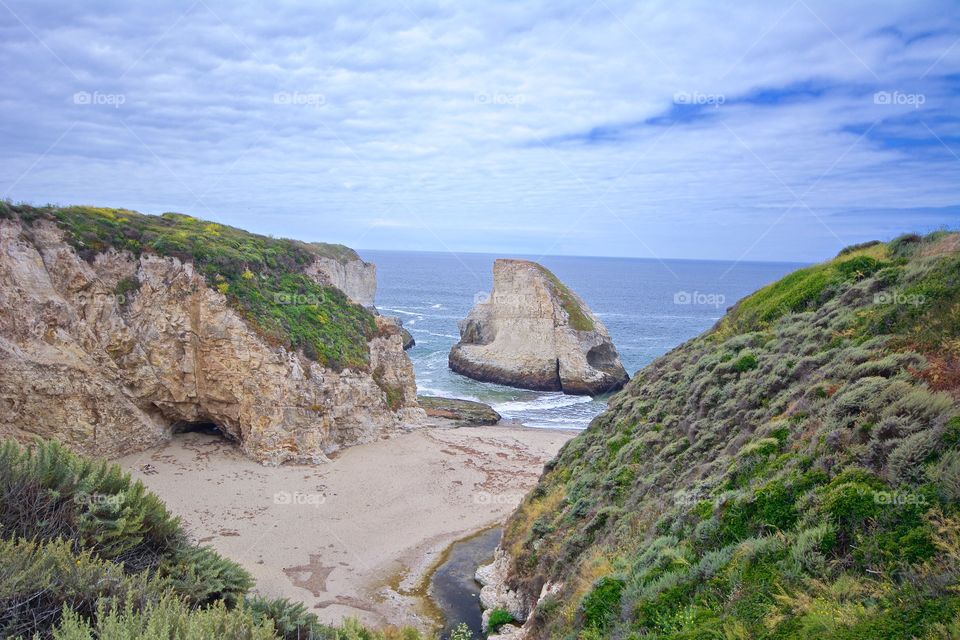 The amazing Shark Fin Cove near Santa Cruz in California 