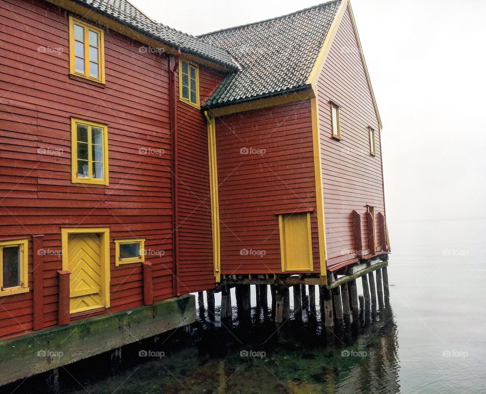 House on a lake in Norway 