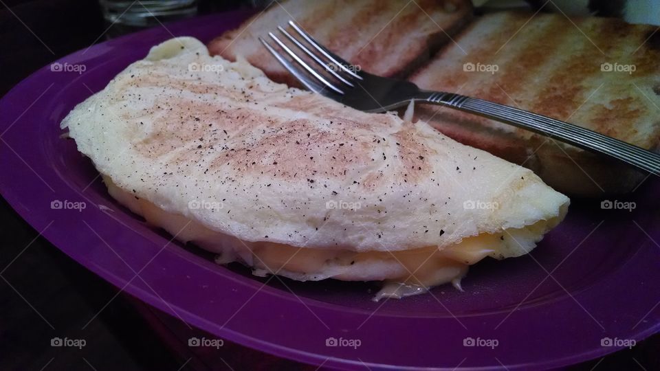 omelet du fromage. breakfast!