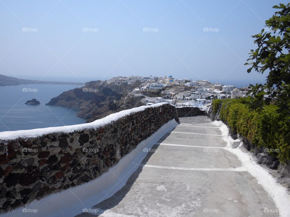 Walkway to Oia 