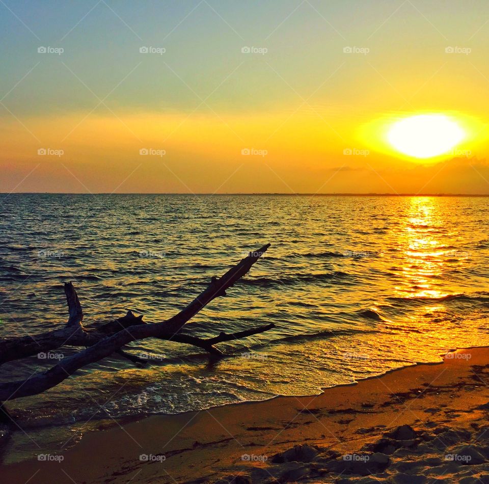 Scenics view of sunset over sea