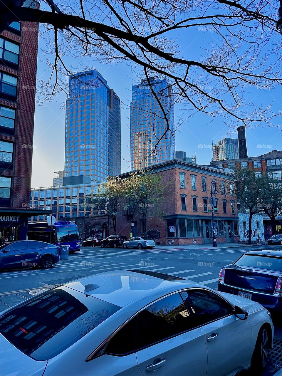 This is the last stop on the “B43” bus on “Manhattan Avenue” and “Box Street” in “Greenpoint”, Brooklyn. From here it is only a short walk to the “Pulaski Bridge” at “Newtown Creek” and our boat “Salvation”. 2024. Hypnotic Productions