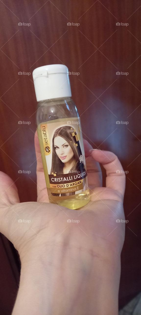 my special oil to bring shine to my hair