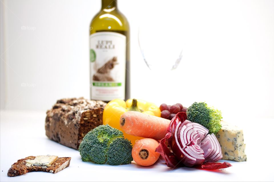 Vegetables and red wine 