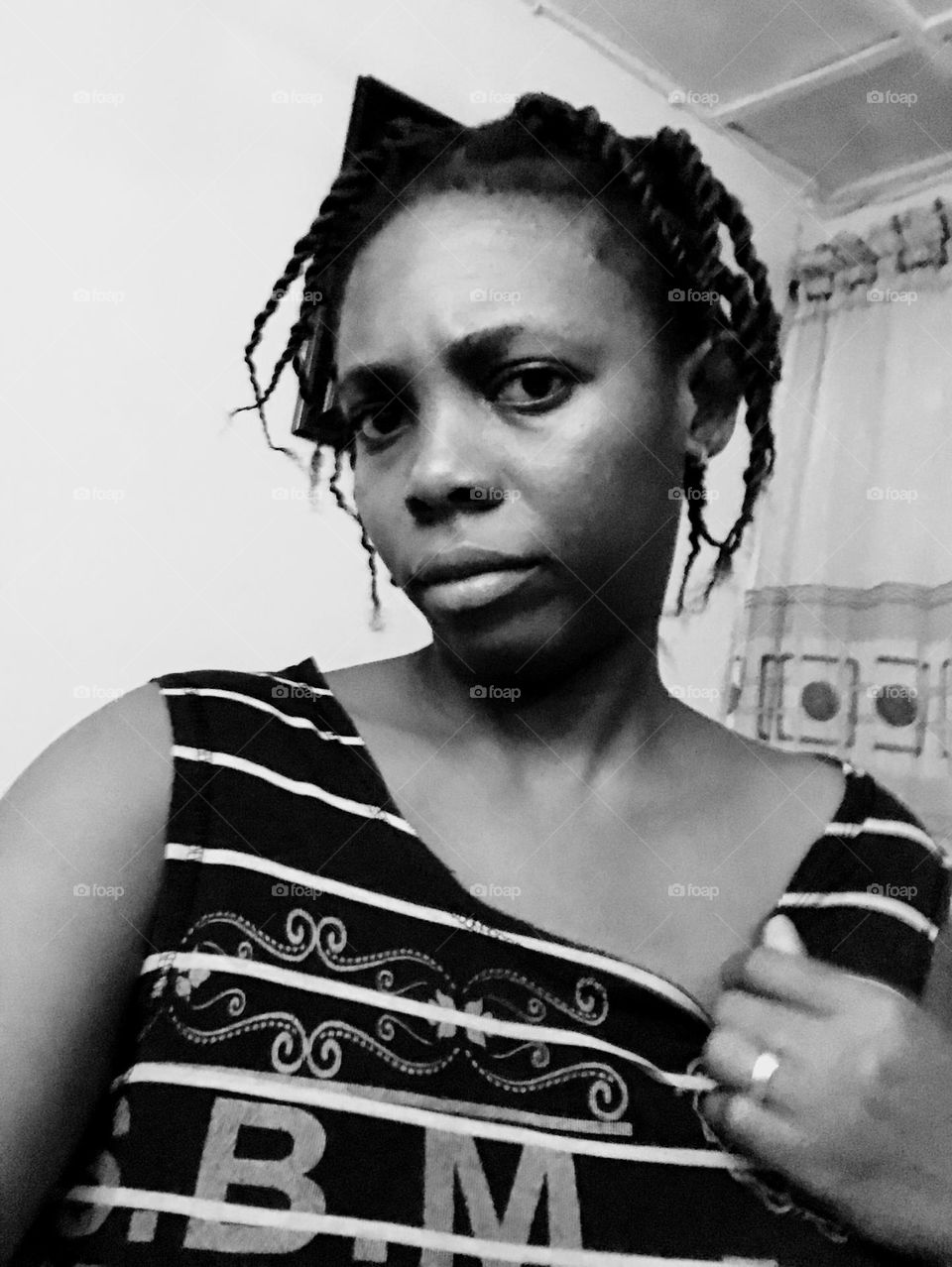 shine faintly with a wavering light, this is glimmer.