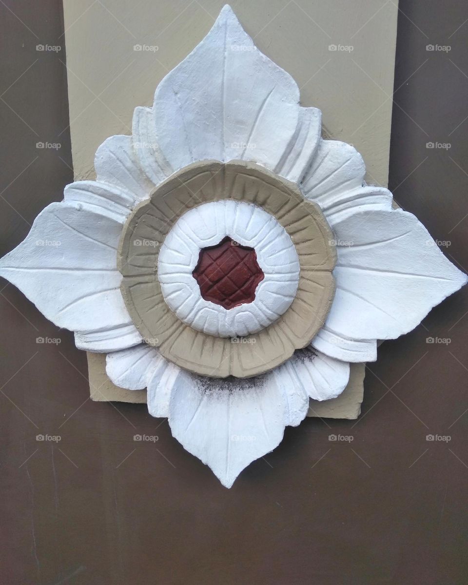 Flower wall decoration on the building