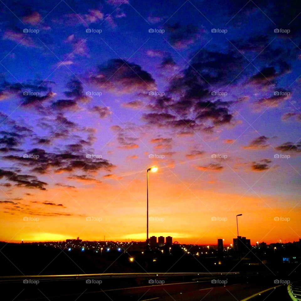 De um dia qualquer!
📸 #Desestressando em #clicks!, pois #fotografia é nosso #hobby! 
#️⃣ #sol #sun #sky #céu #natureza #horizonte #paisagem #inspiração #mobgrafia #XôStress