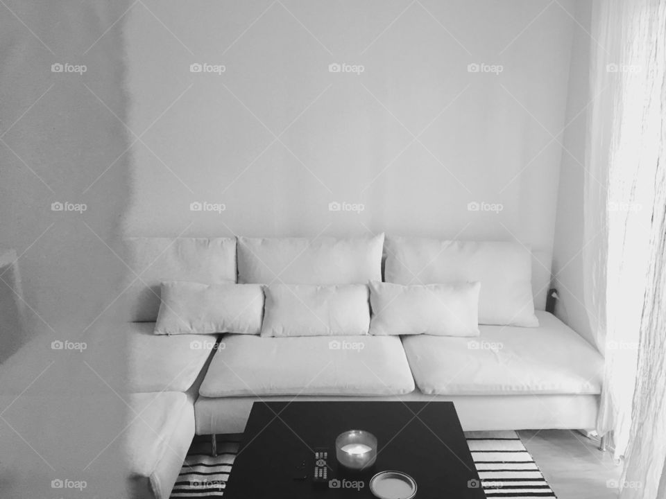 White, minimalist living room 