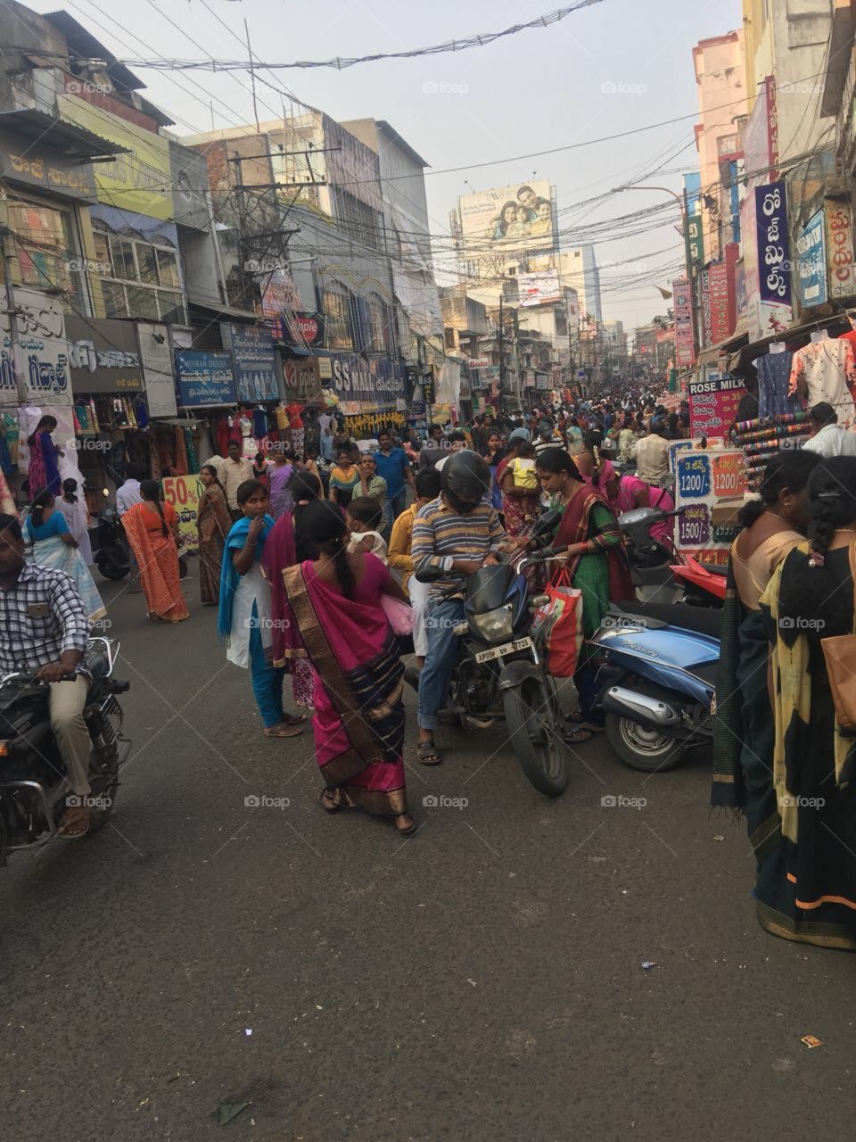 Busy market 