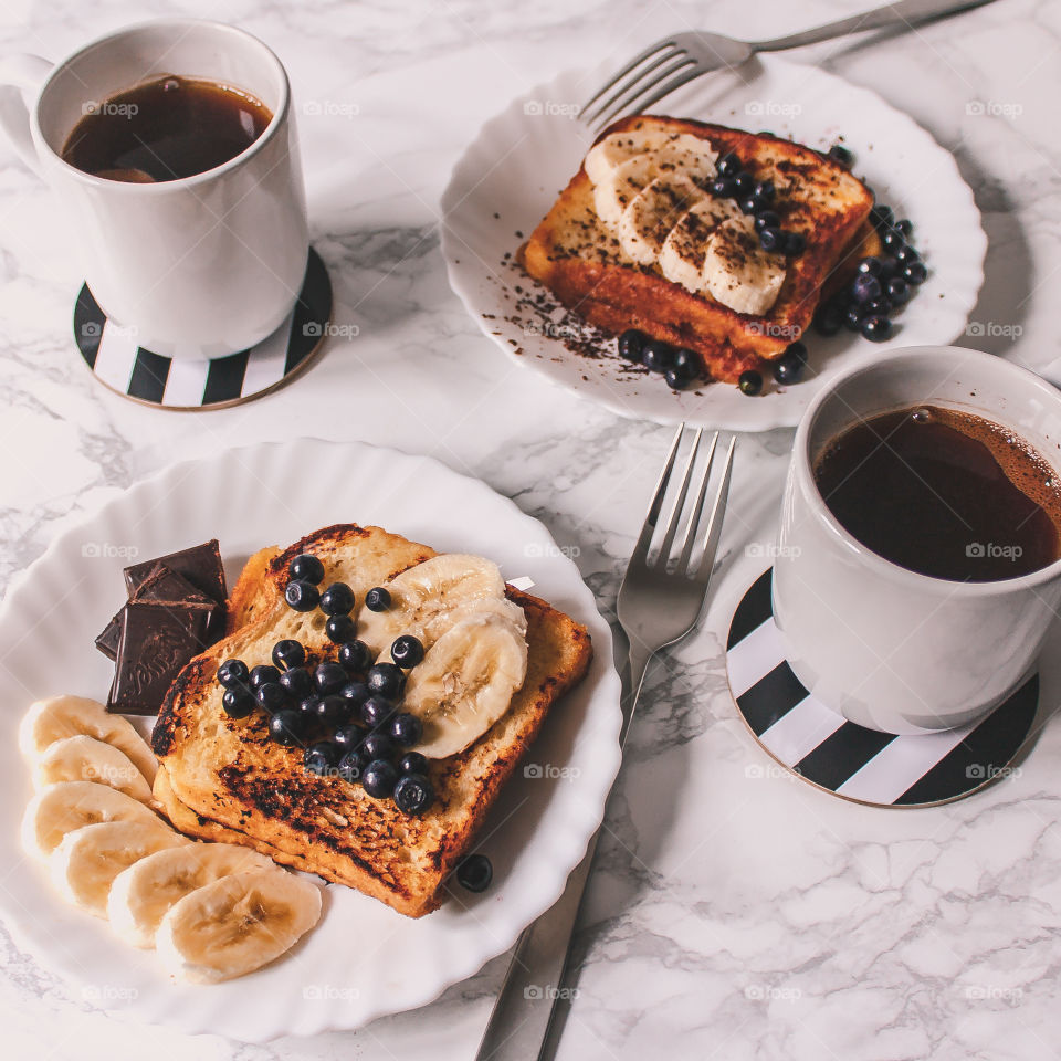 Toasted bread and tea