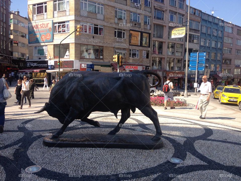 the bull in kadikoy