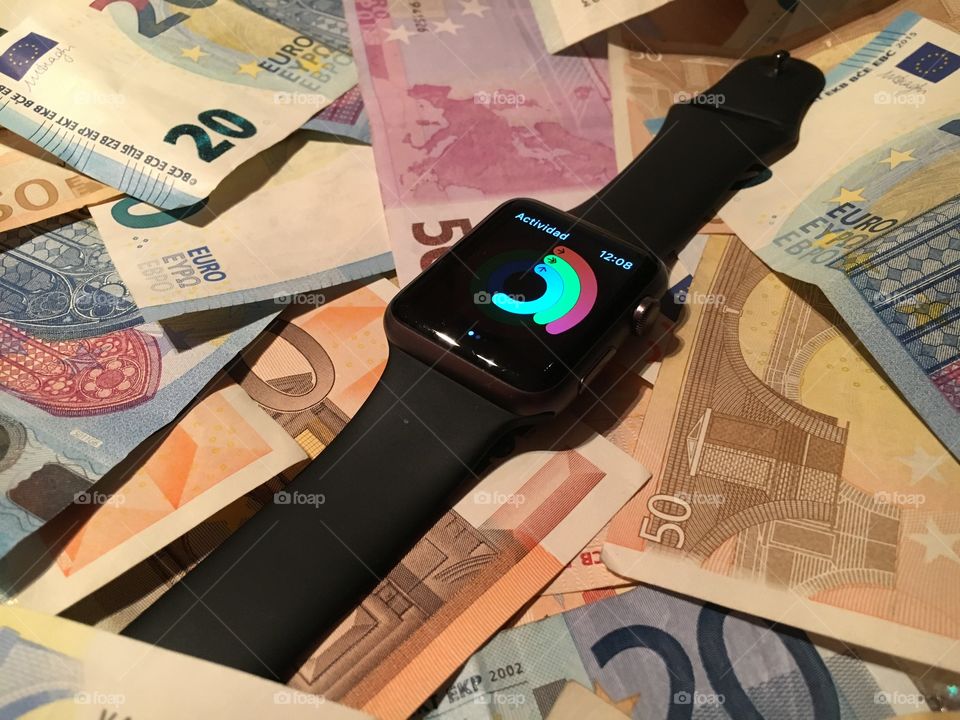 Apple Watch Sport and money