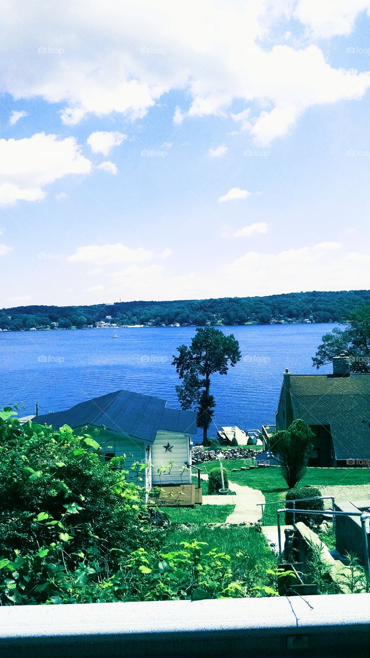 lakefront view. driving through Lake Hopatcong