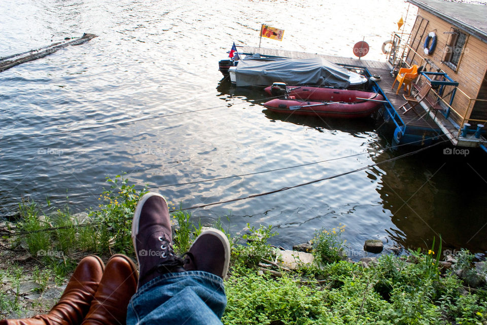 Date by the river 