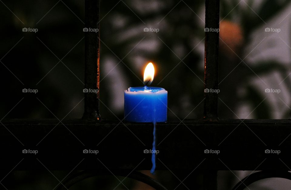 SOLO CANDLE LIGHTNING