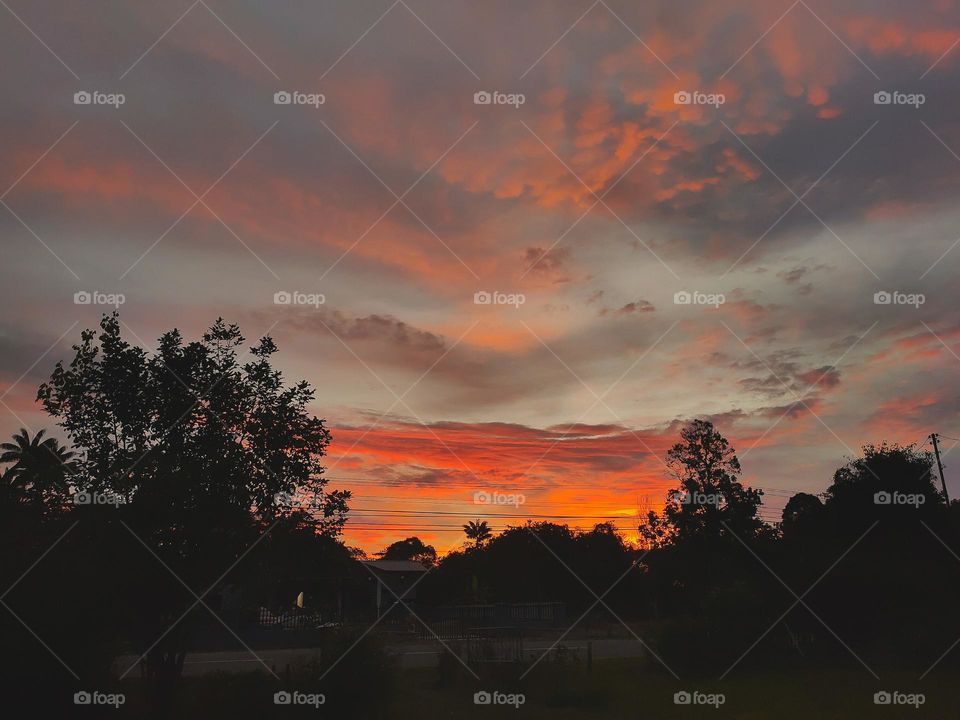 The sight of the sun set leaving today ... a very blessed day ... thank god