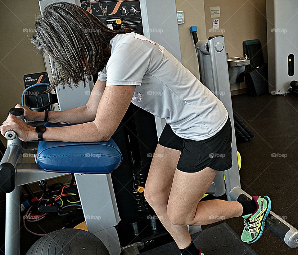 Staying in good shape - some of the best ways to stay in shape using the equipment in the gym, such as the treadmill for running in place