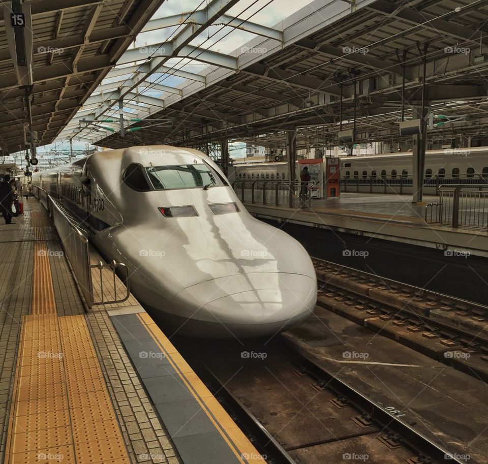 Nozomi bullet train pulls into shin-Osaka station