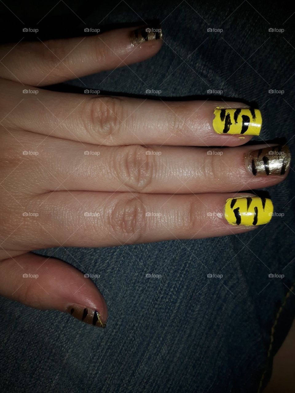 tiger stripe nail art
