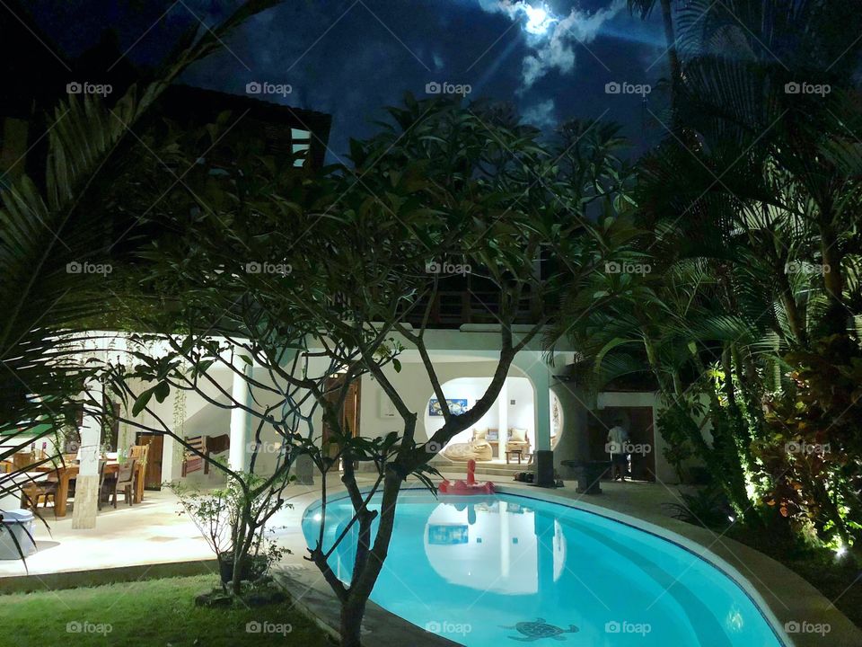 Villa in Canggu, Bali - Night vibes 🌚