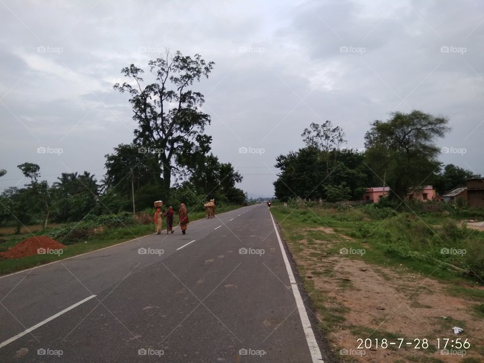 labour return to home from land
