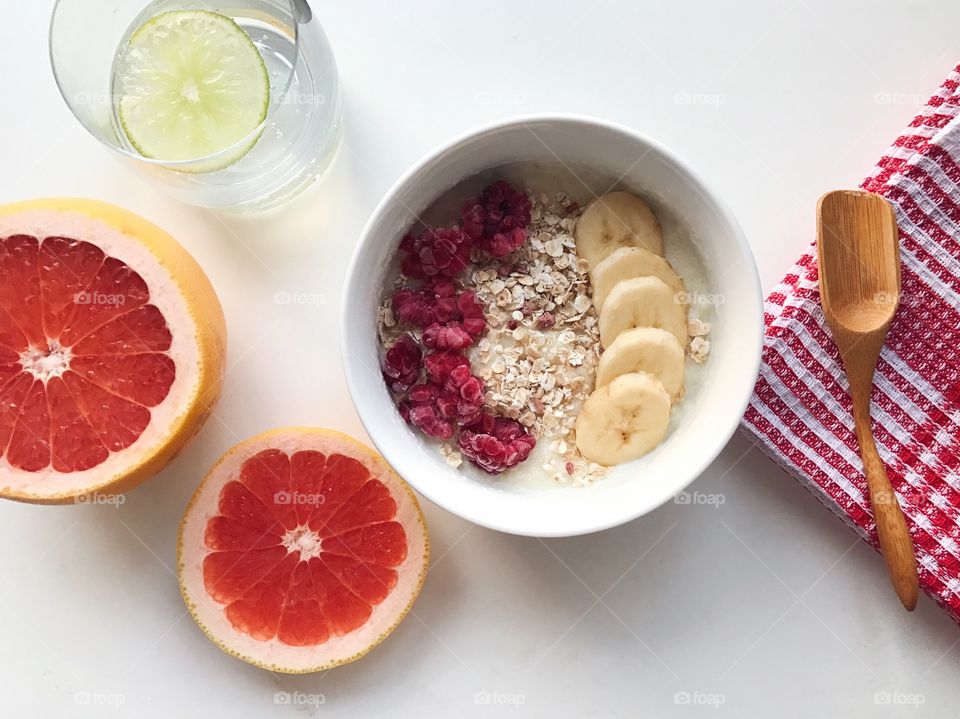 Healthy oats breakfast